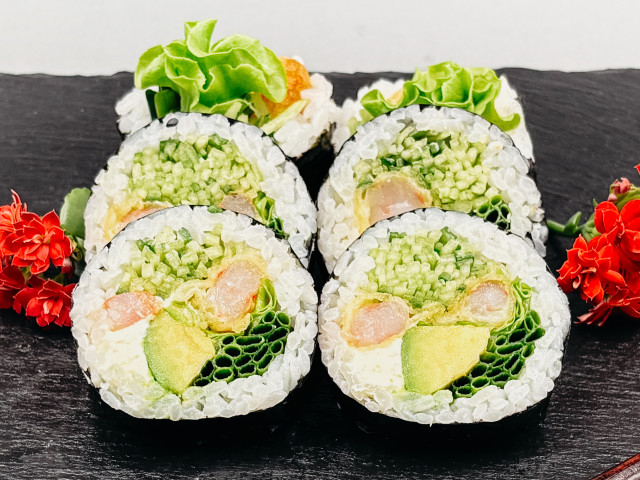 Futomaki z krewetką w tempurze