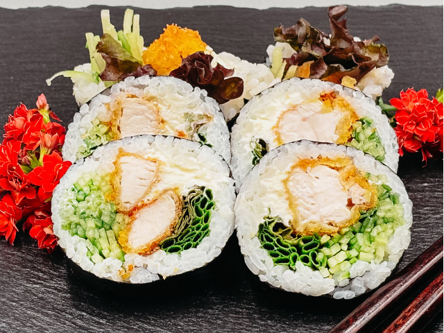 Futomaki z kurczakiem w panko