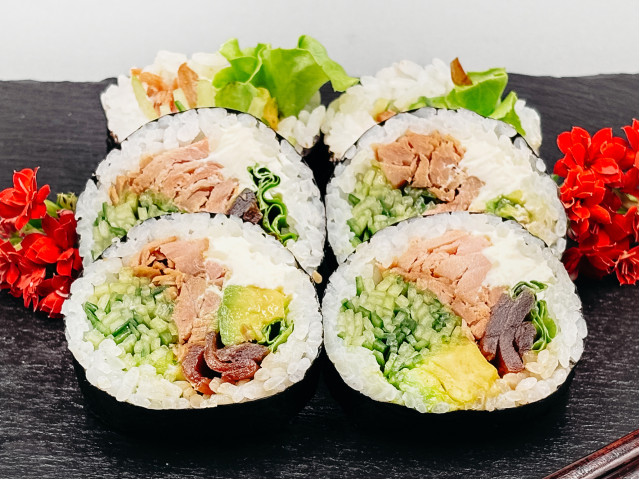 Futomaki z tuńczykiem grill