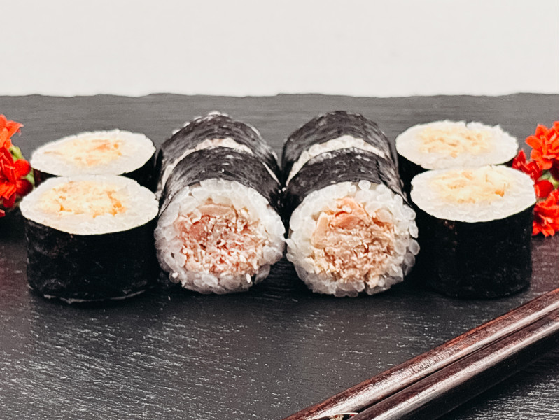 Hosomaki z łososiem grill