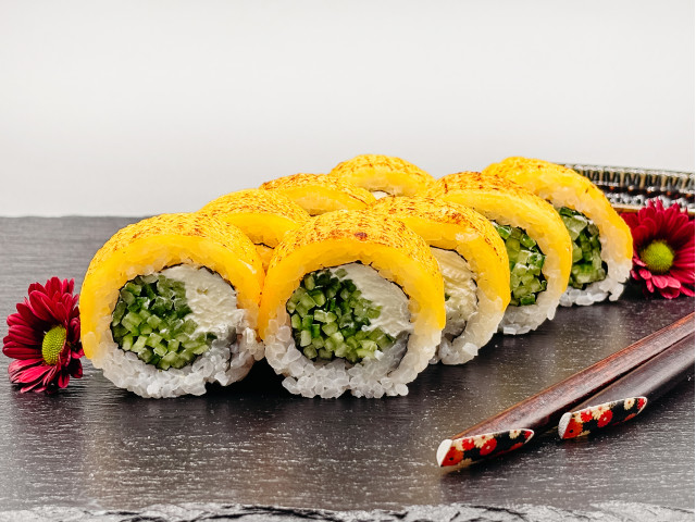Uramaki z serem opalonym (8 szt)