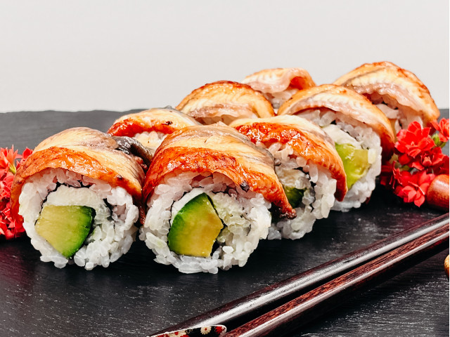 Uramaki Złoty dragon (8 szt)